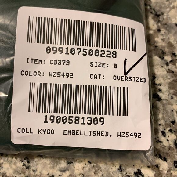 Elegant Green Faux Leather Dress - Picture 6 of 8